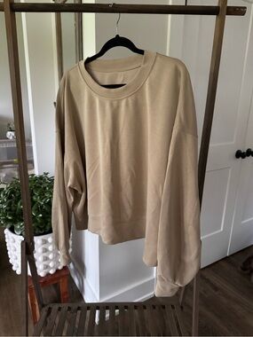 lululemon athletica Softstreme Beige Crewneck Sweatshirt